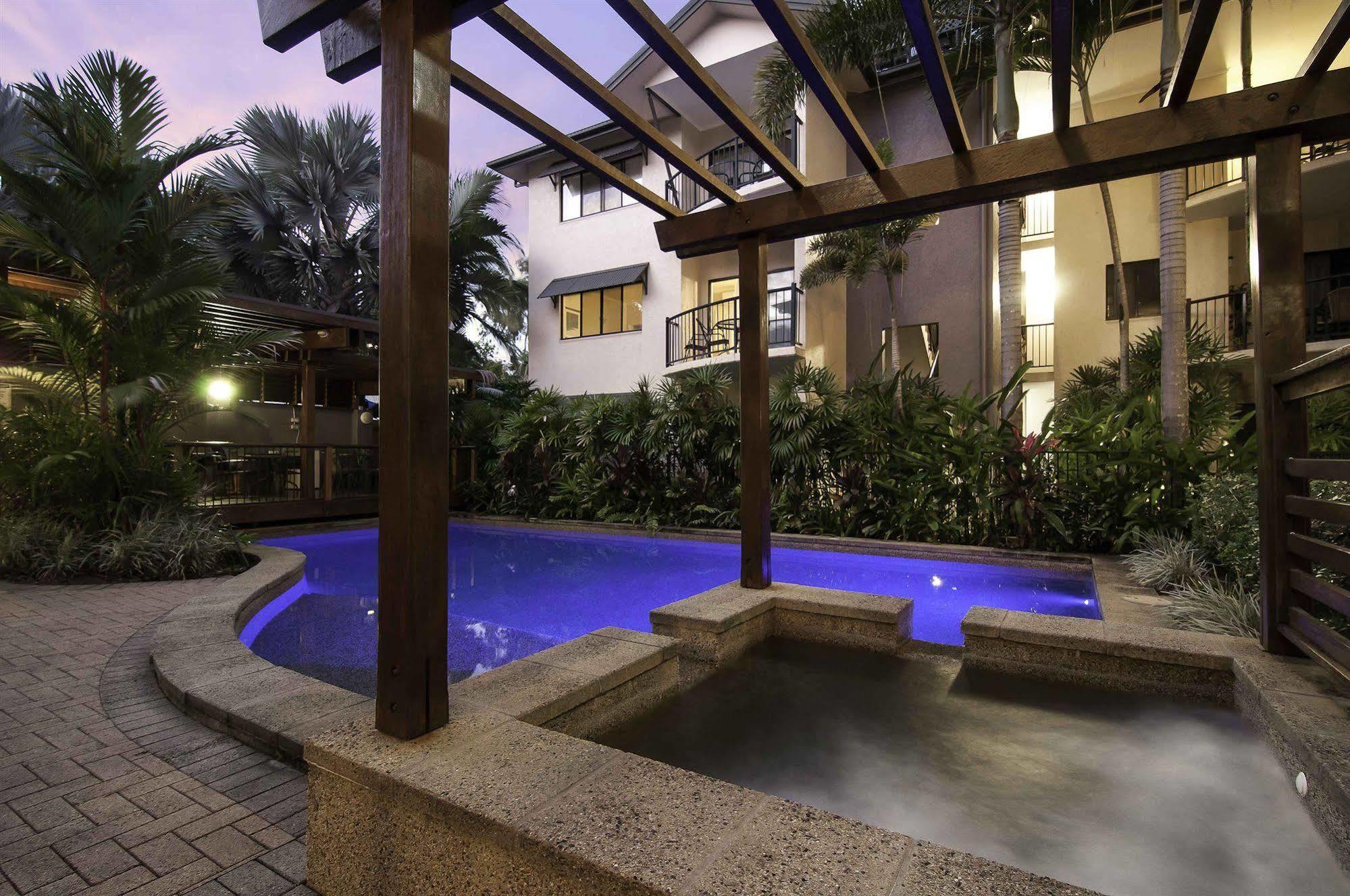 Bay Villas Resort Port Douglas Bagian luar foto